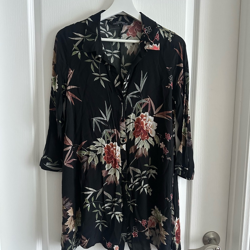 [Zara] Black Floral Button Down Shirt